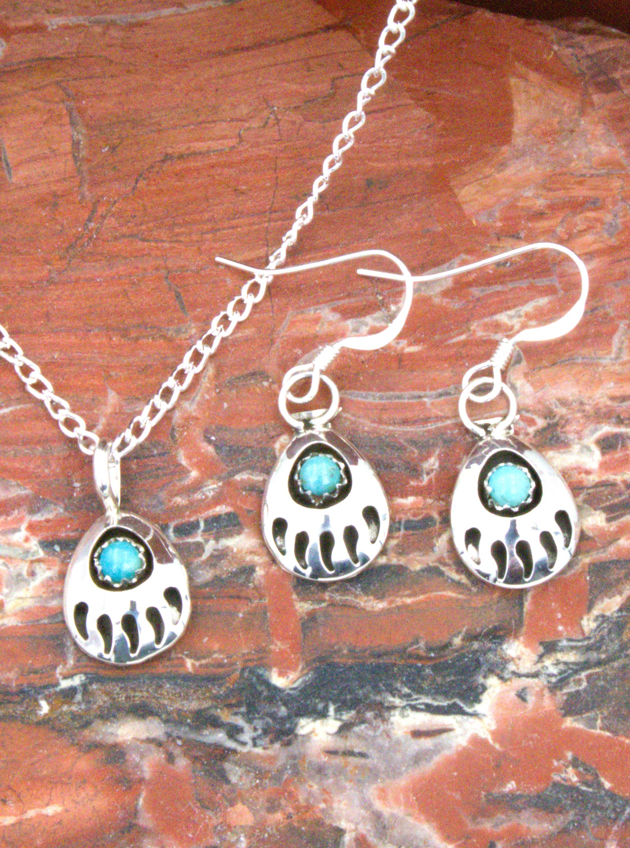 Native American Small Bear Paw Turquoise Jewelry Set EE03PE05