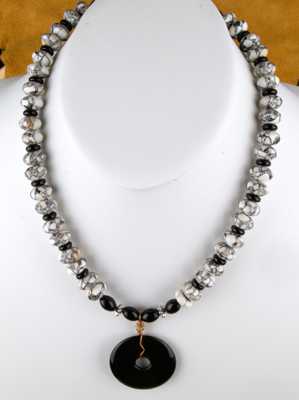 19.5" White Buffalo Turquoise Necklace NN05