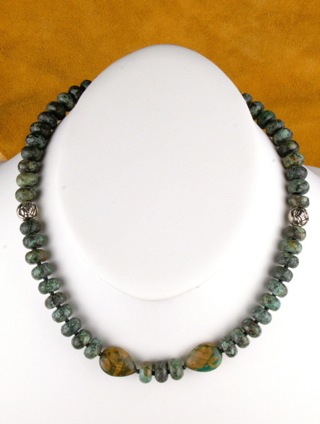 Green Turquoise Rondel necklace 17" NN24