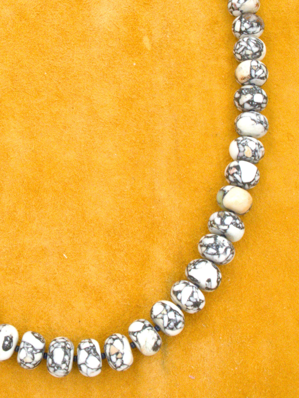 19" White Buffalo Turquoise Necklace  NN47