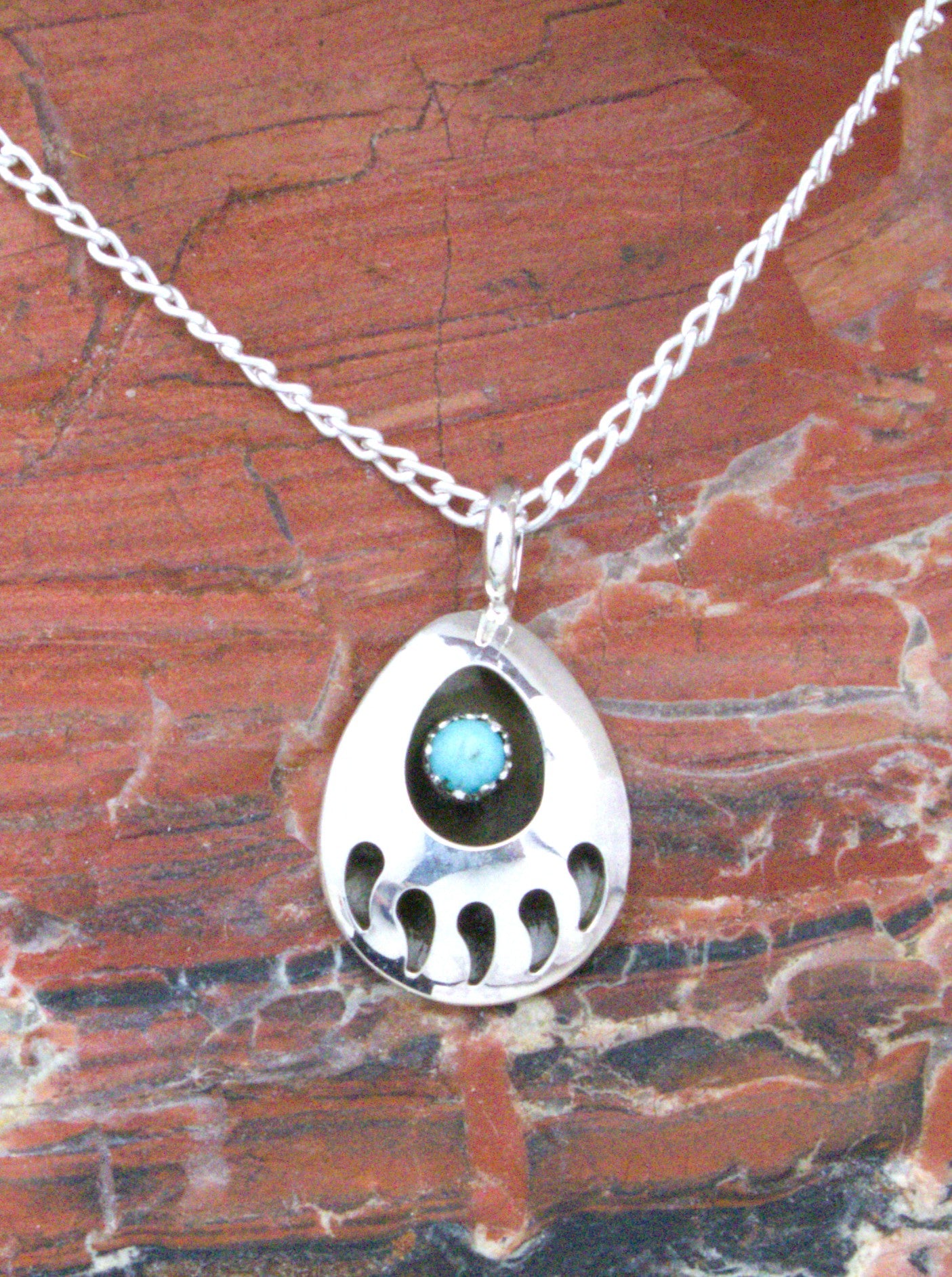 Native American Bear Paw Turquoise Pendant PE06